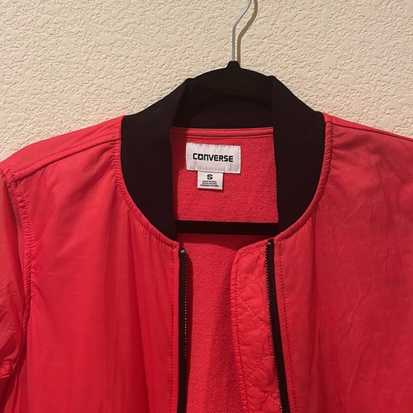 Converse women’s red/black bomber Jacket ; Size small - Picture 3 of 5